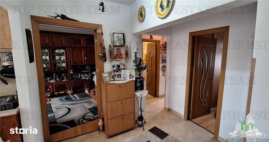 Apartament cu 4 camere în CET