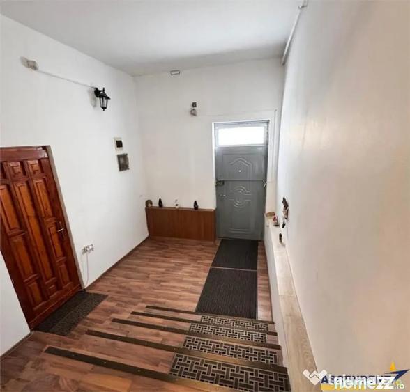 Casa in apreciabil potential,cu terase, curte,gradina echipa - 8