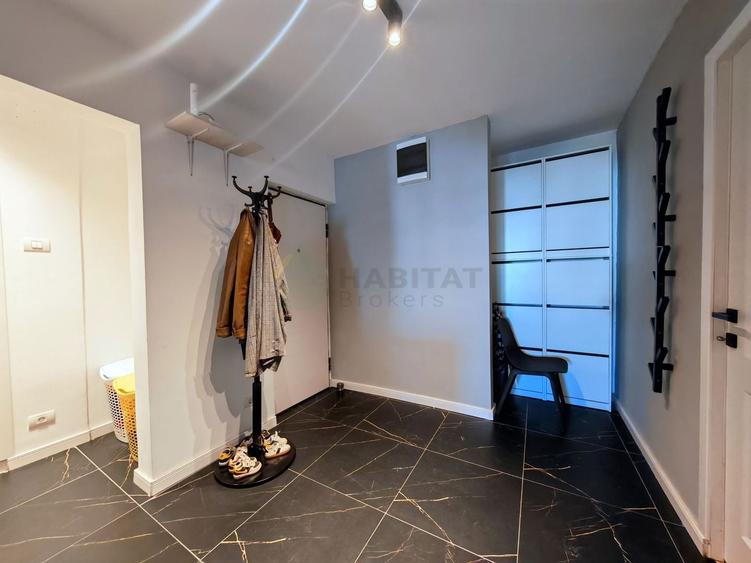Apartament cu 4 camere semidecomandat, mobilat în Olteniței