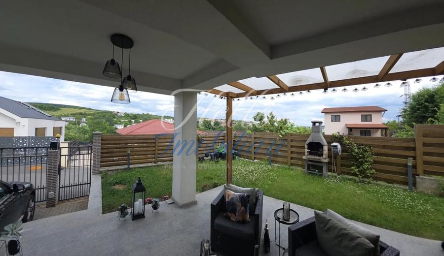 Duplex cu 4 camere cu Canalizare în Dâmbul Rotund