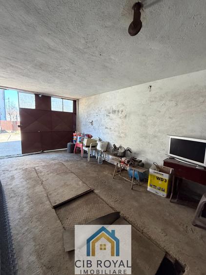 Casă individuală cu 6 camere cu Garaj în Corbii Mari
