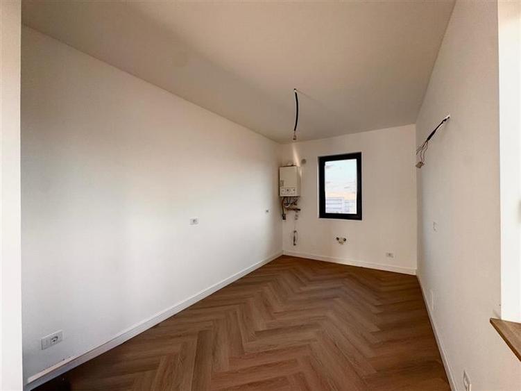 Casă individuală cu 4 camere cu Teren 561 Mp în Hlincea