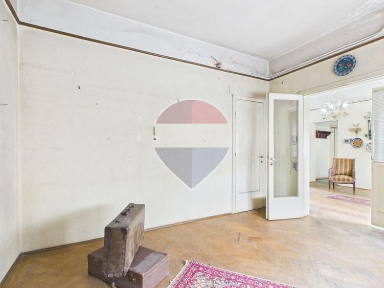 Apartament cu 4 camere semidecomandat în Ferdinand
