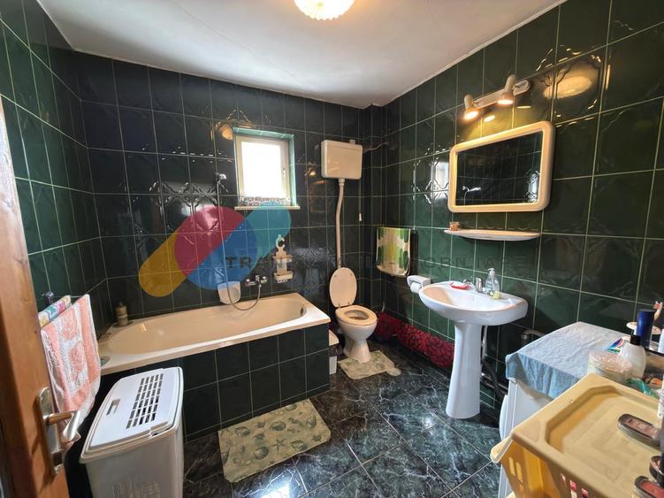 Casă individuală cu 5 camere cu Canalizare în Exterior Est