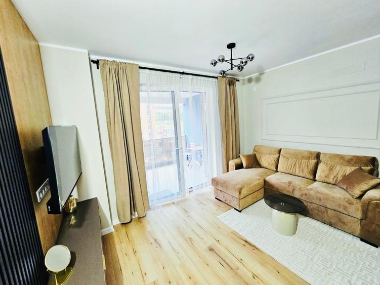 Apartament cu 3 camere semidecomandat în Florești