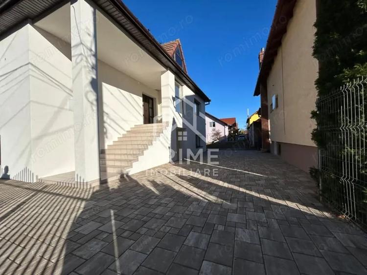 Casă cu 8 camere cu Teren 504 Mp în Central