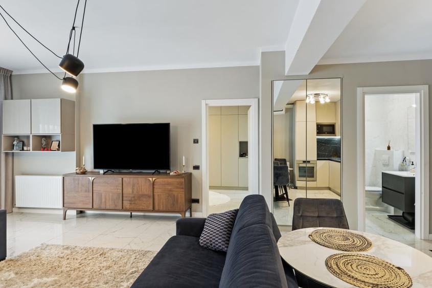 Apartament cu 2 camere semidecomandat, mobilat în Mamaia-Sat