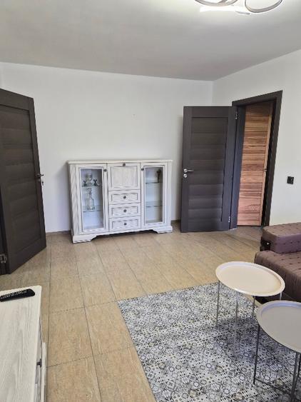 Apartament cu 2 camere semidecomandat, mobilat în Titan
