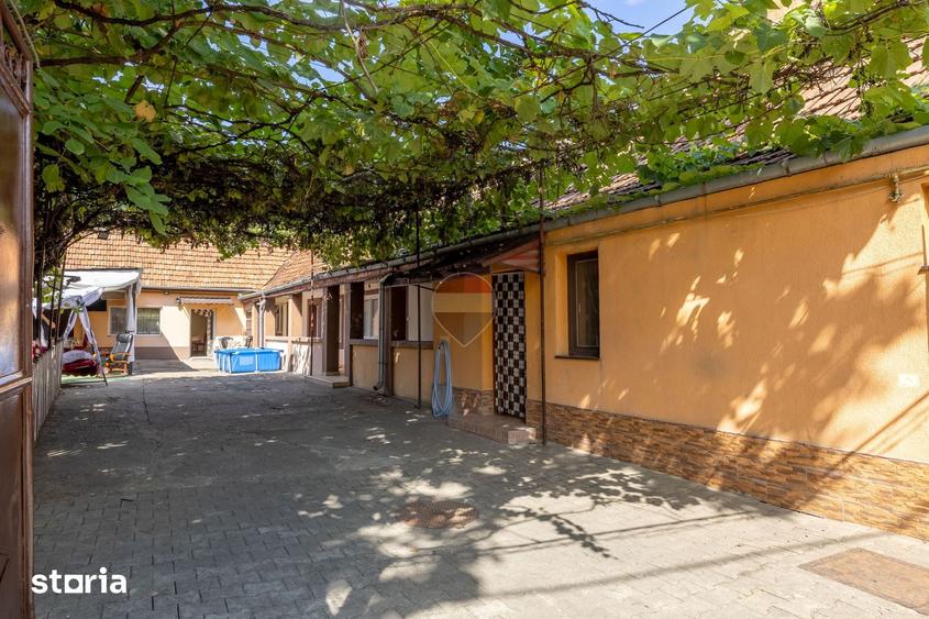 Casă cu 4 camere decomandat cu Teren 1000 Mp în Pârneava