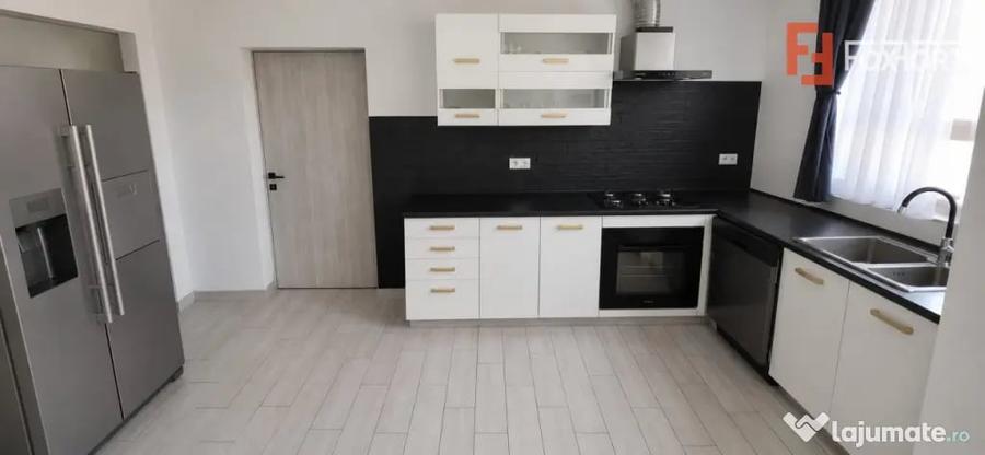 Casă cu 5 camere cu Teren 432 Mp în Plopi
