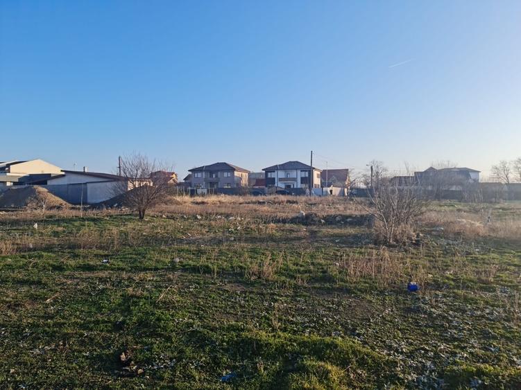 Teren Construcții intravilan de 400 mp, în Palazu Mare