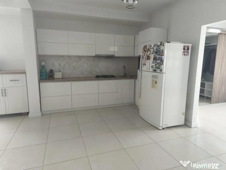 Spațiu comercial, de 2,100 mp, în Siret