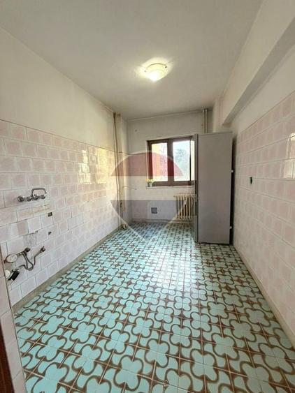 3 decomandate, etaj 1, zona Ciuperca - 6