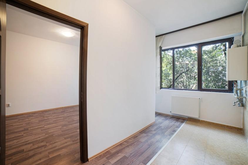 Apartament cu 2 camere semidecomandat în Ferentari