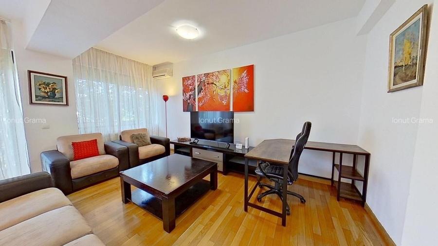 Apartament cu 3 camere semidecomandat, mobilat în Iancu Nicolae
