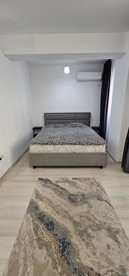 Garsonieră decomandată în Roșu