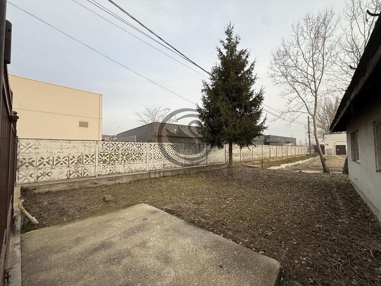 Casă individuală cu 6 camere cu Canalizare în Ultracentral