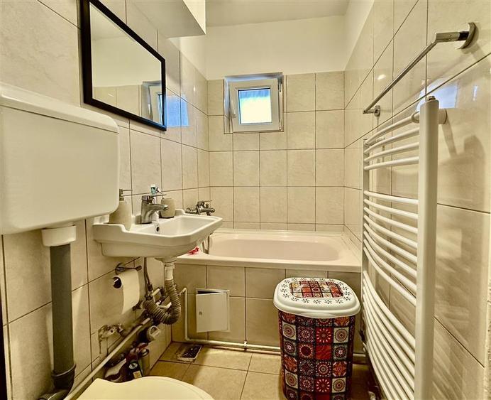 Apartament cu 2 camere semidecomandat în Aurel Vlaicu