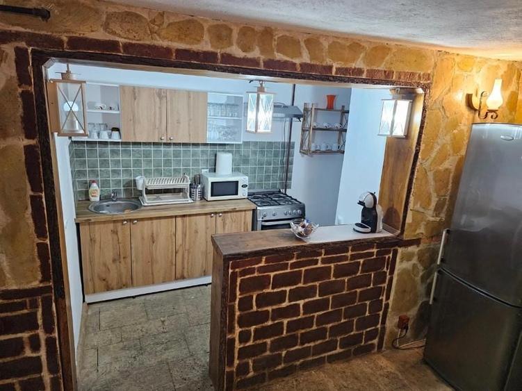 Casă cu 4 camere cu Teren 700 Mp în Sărata