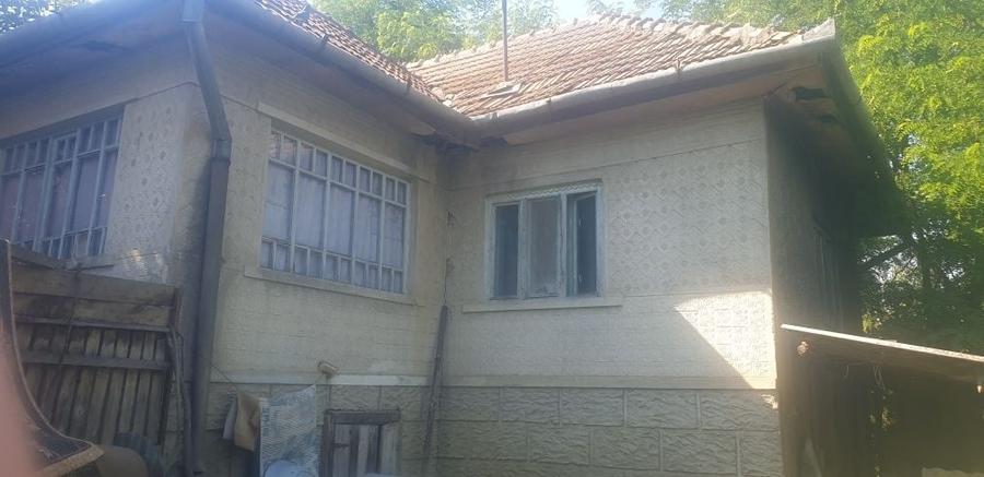Casă cu 3 camere în Bărăi