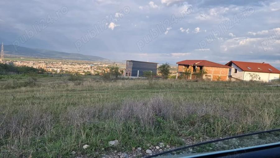 Teren de 618 mp, în Vulcan