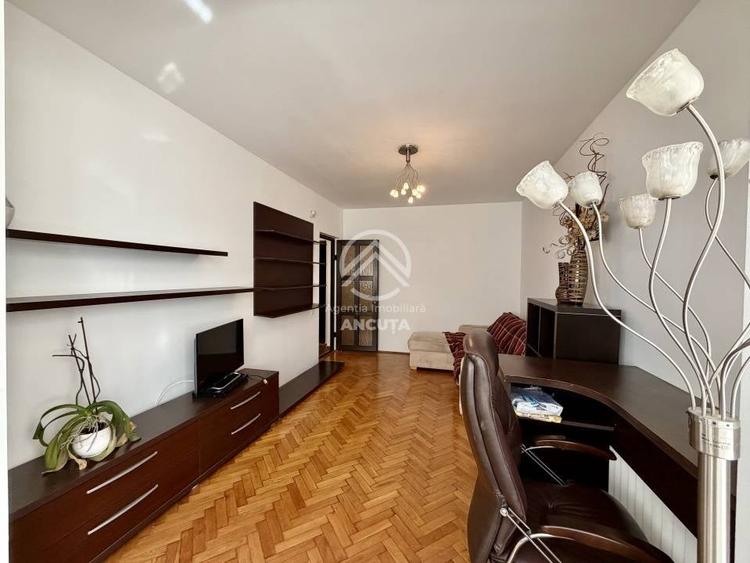 Apartament cu 3 camere în Plopilor