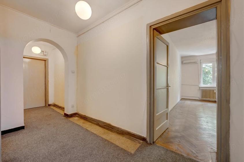 Apartament cu 2 camere decomandat în Basarabia