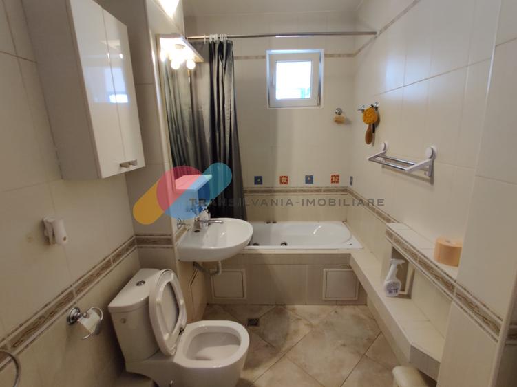 Apartament cu 4 camere semidecomandat în Zorilor