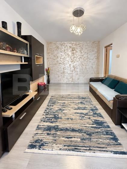 Apartament cu 3 camere semidecomandat, mobilat în Nord