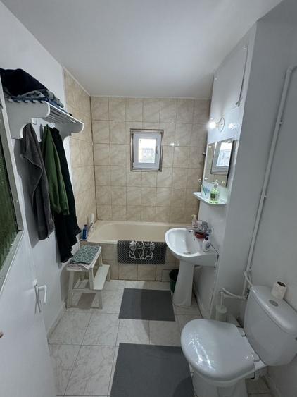 Apartament cu 3 camere decomandat în Lăpuș Argeș