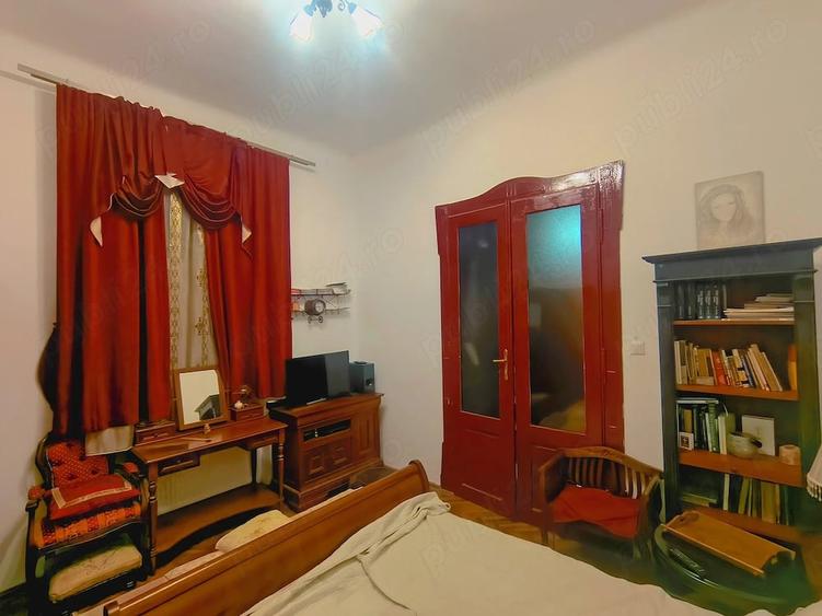 Apartament cu 3 camere semidecomandat în Central