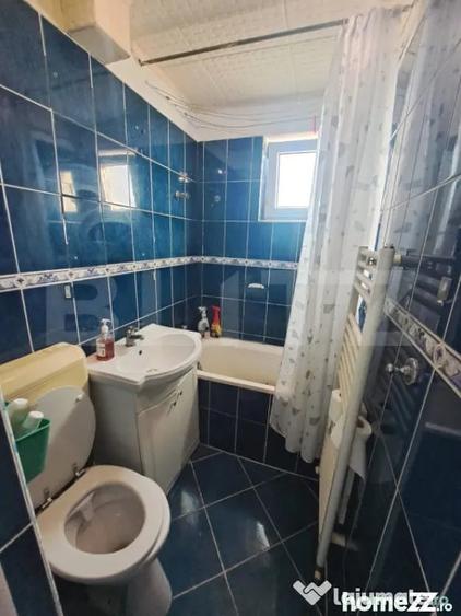 Apartament cu 3 camere semidecomandat în Florilor