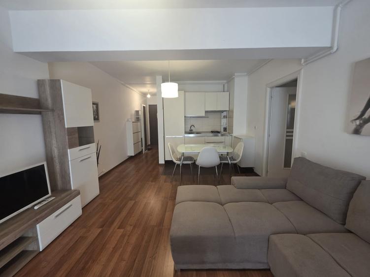 Apartament cu 2 camere decomandat, mobilat în Ultracentral
