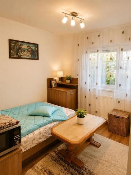 Apartament cu 3 camere decomandat în Soarelui