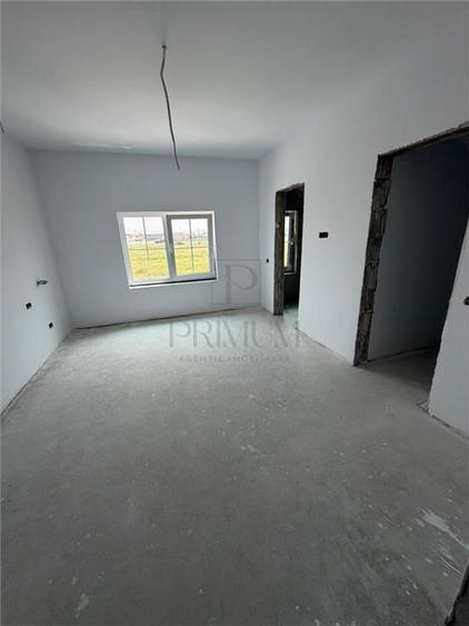 Duplex cu 5 camere cu Canalizare în Moșnița Nouă