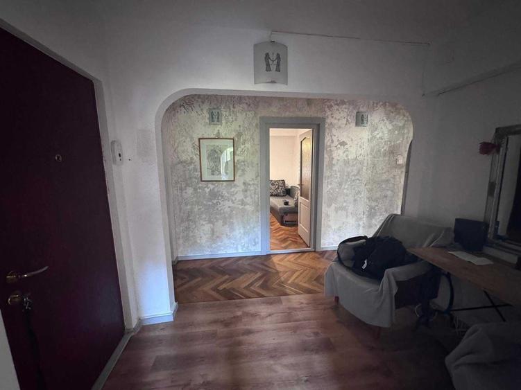 Apartament cu 4 camere decomandat în Grigorescu