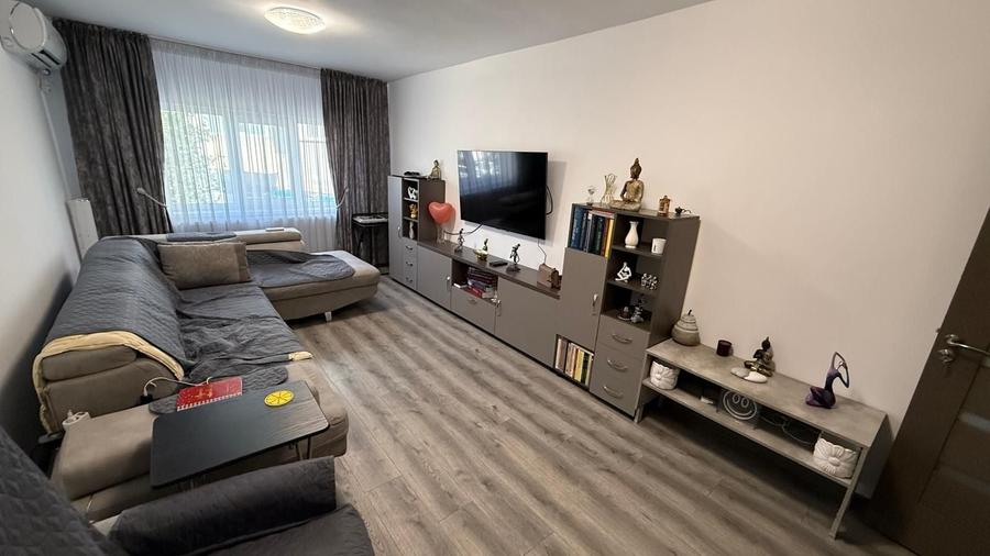 Apartament cu 4 camere decomandat în Ultracentral