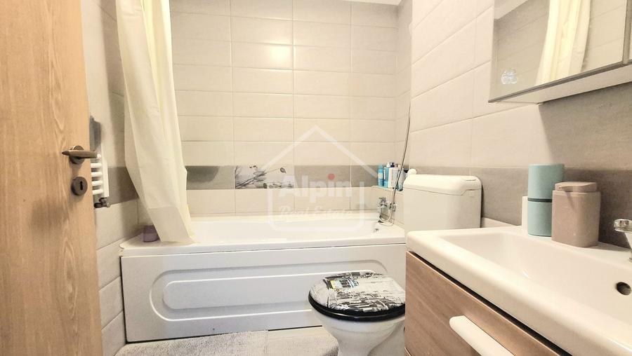 Apartament cu 2 camere decomandat, mobilat în Tractorul