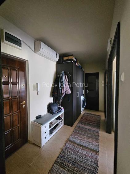 Vand apartament 2 camere decomandat zona Lipovei