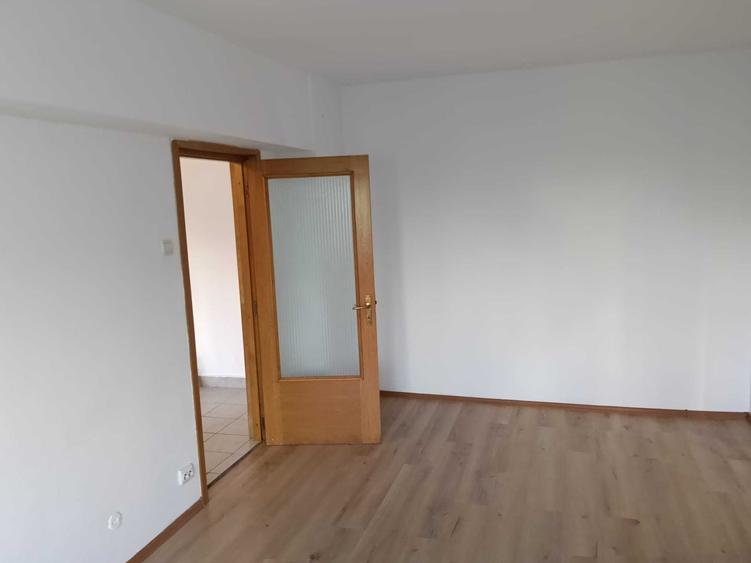 Apartament cu 2 camere semidecomandat în Sebastian