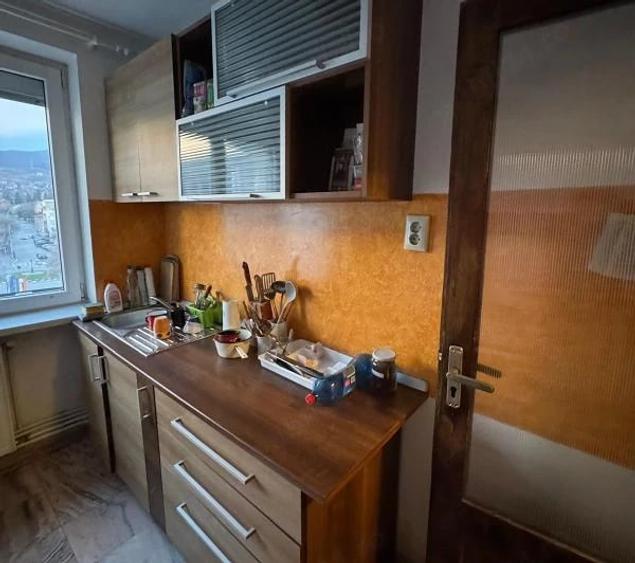 Apartament cu 3 camere semidecomandat în Ultracentral