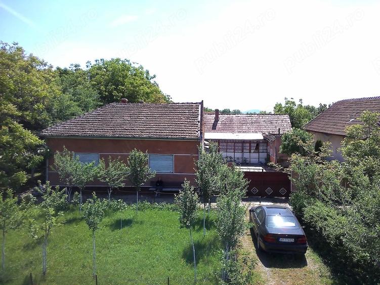 Casă cu Teren 1430 Mp în Central