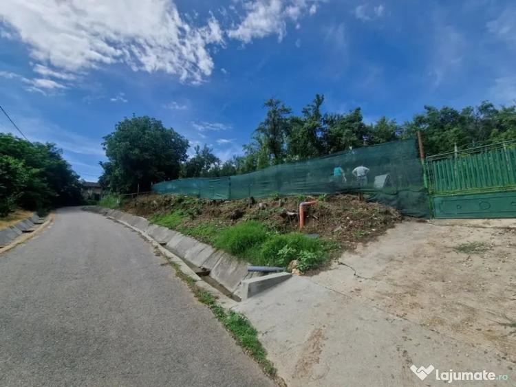 Teren în Albota