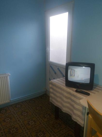 Camera la curte cu intrare separata. Tel. 0772080516. - 9