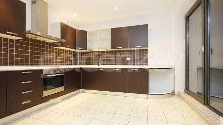 Apartament cu 3 camere semidecomandat în Herăstrău