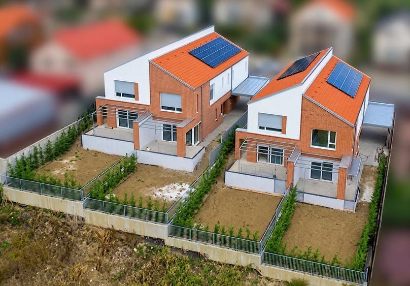 Duplex cu 4 camere cu Canalizare în Iris