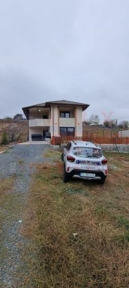 Casă individuală cu 5 camere cu Canalizare în Malcoci