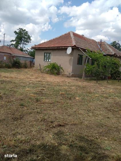 Casă cu 3 camere cu Teren 2000 Mp în C.A. Rosetti