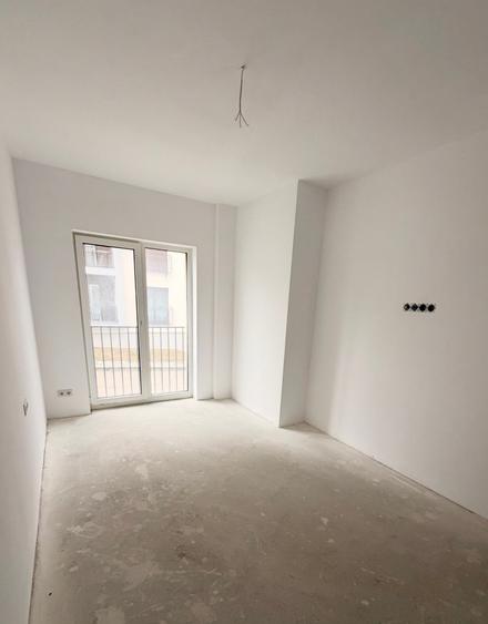 Apartament cu 3 camere decomandat în Turnișor