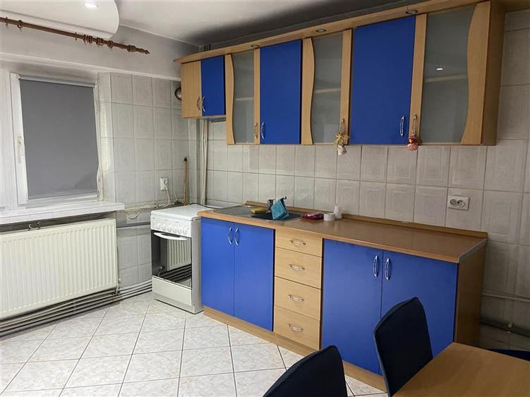 Apartament cu 2 camere decomandat, mobilat în Ultracentral
